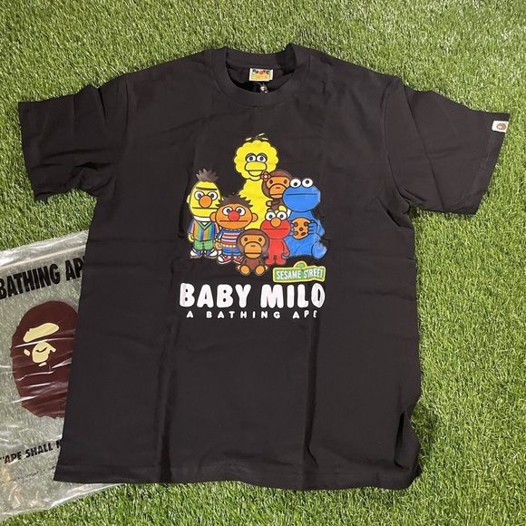 ELMO COOKIE MONSTER SESAME KEYCHAIN
BABY MILO DOLLS BAPE MASK SHIRTS FRAME - Picture 13 of 15